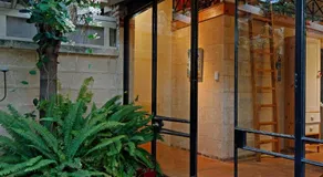 Art on Attfield - cute heritage 1 bedroom stone cottage - Image 5