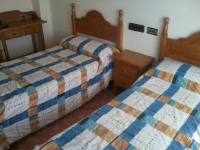 Hostal Linares - Image 2