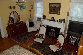 Historic Hill Inn - Image 4