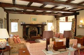 Arundel Holt Court Bed and Breakfast Petworth - Image 3