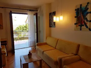Cozy 4B House - Image 5