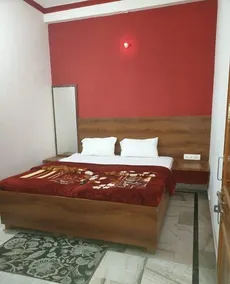 OYO 80802 Rudra Guest House - Image 5