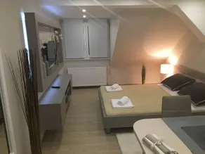 Lovely Studio Apartments - Image 1