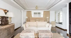 4Mill Euro 700m2 Newly renovated Mansion with huge garden and large heated pool - Image 4