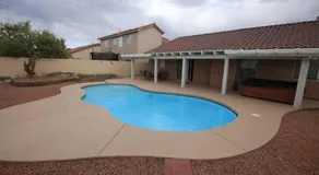 Relaxing 4 Bedroom House With A Pool - Image 4