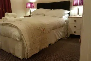 Martinville Self Catering Holiday Home - Image 5