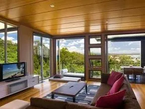Viridian Village Private Holiday Apartment - Image 2
