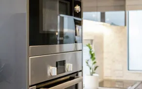 Luxury 3 bedrooms townhouse city fringe - Image 3