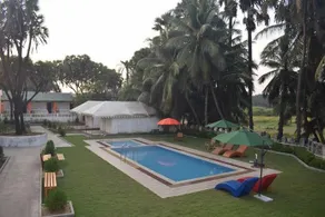 HOTEL PALMS - Image 4