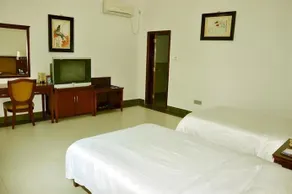 Huizhou Coast Hotspring Resort - Image 5