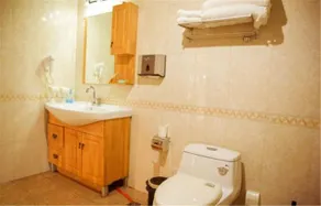 Da Lian Han Wen Yuan Hotel - Image 5