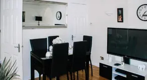 RareOppo Apartments - Image 5
