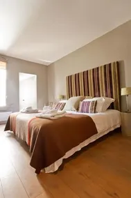 Musée du Louvre St Honoré Luxury 3 bedroom Apartment - Image 2