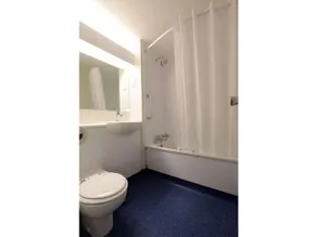 Travelodge Preston Chorley - Image 5