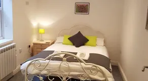 Leckhampton Road Apartments - Cheltenham - Image 4