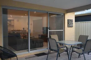 Park View Modern 4 Bedroom House - Image 4
