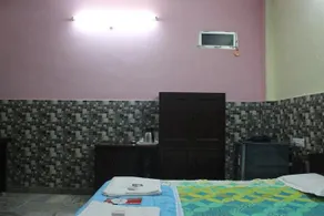 Hotel Kanishka - Image 2