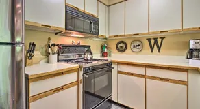 Serene Killington Condo w/Spa Near Skiing - Image 5