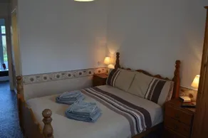 Woodlands Guest House - Image 3