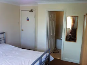 Hillingdon Lodge - Image 5