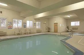 Ramada Limited Redding - Image 5
