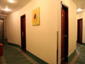 GreenTree Inn - Image 4