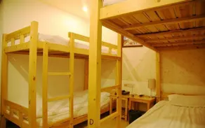 Shanghai Blue Mountain LuWan Youth Hostel - Image 2