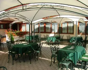Erdogyoengye Panzio - Image 2