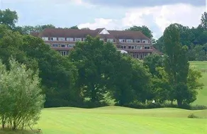 London Beach Country Hotel Golf Club & Spa - Image 2