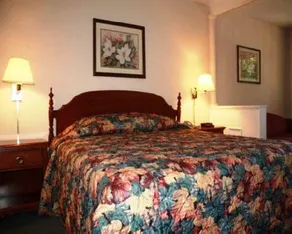 Budgetel Inn & Suites Of Gainesville - Image 4