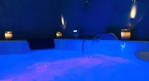 PRIVATE ROOM & SPA avec Jacuzzi privatif - Image 3