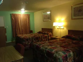 Economy Inn Granite City - Image 5