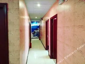 LINGLONG HOSTEL - Image 4