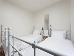 JG House - Image 5