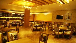 Hotel Gloria Inn - Image 2