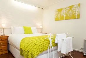 Colour Pop Fitzroy - Pets, Parking, Balcony, 3bdrm - Image 3