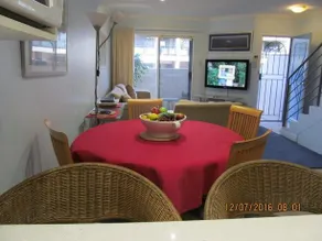 Narrabeen Beachside Townhouse - Image 4