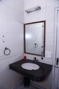 Hotel City Centre Inn @ Nizamuddin - Image 4