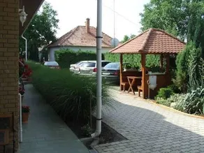 Kis Apartmanhaz - Image 2