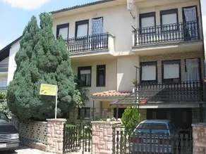 Gago Apartments - Image 1