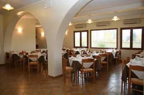 Hotel Garden - Image 2