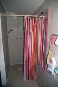 Acre Garden Cabin - Image 5