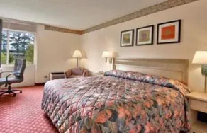 AmeriStay Inn - Image 4