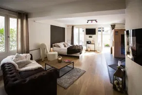 Suite and Spa 21 - Image 2