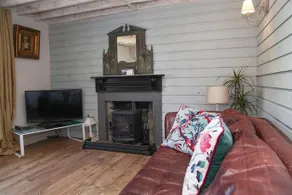 Peggy's Shabby Chic Cottage - Image 3