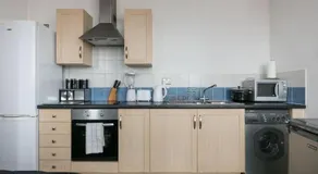 City Centre Apartment With Panoramic View - Image 3