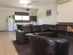 Alinga Apartments - Image 5