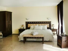 Royal Casa Villas - Image 2
