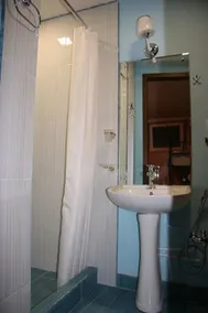 Arta Hotel - Image 5