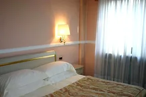 Hotel Romana Residence - Image 3